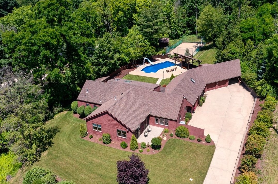 2350 Morrow Rd, Pittsburgh, PA 15241-3318