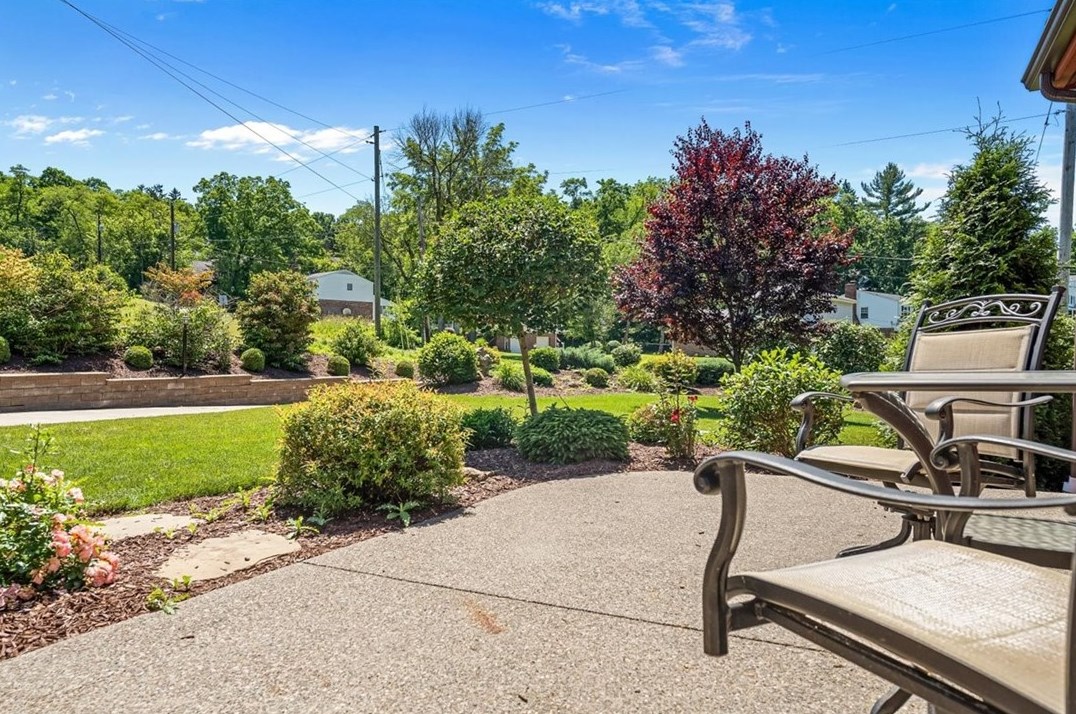 2350 Morrow Rd, Pittsburgh PA 15241-3318 exterior