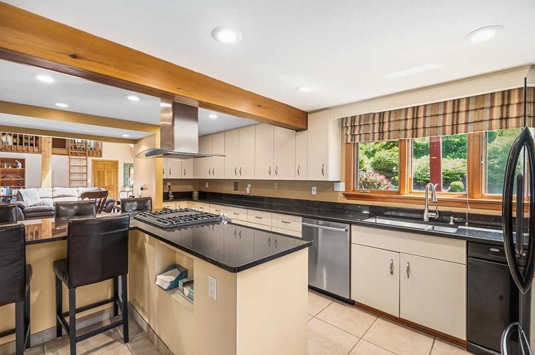 2350 Morrow Rd, Pittsburgh PA 15241-3318 exterior