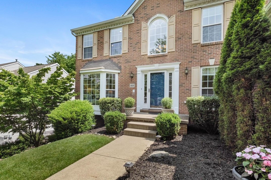 312 Kenney Dr, Sewickley, PA 15143