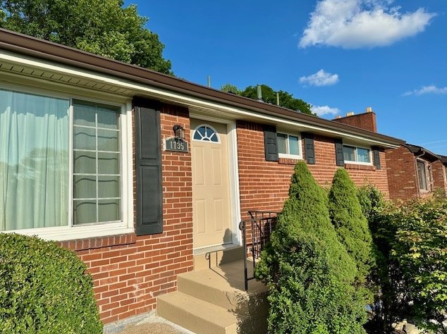 1735 Moynelle Dr, Pittsburgh, PA 15243-1607