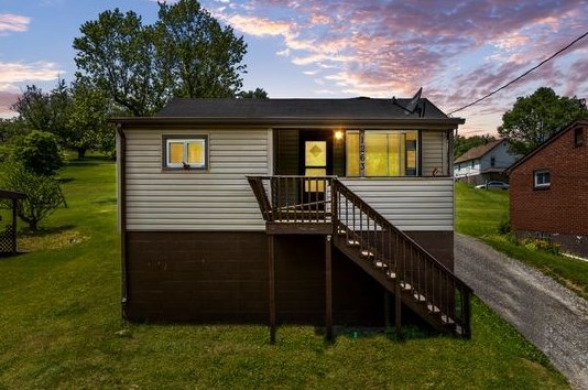 1263 Weirich Ave, Washington, PA 15301-2455