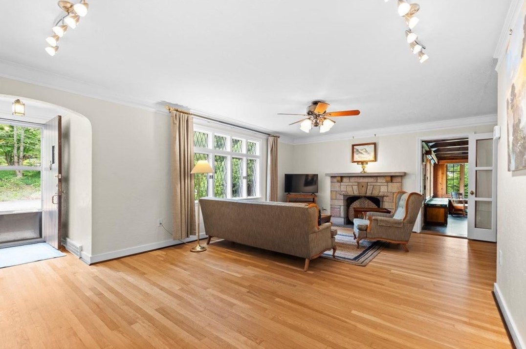 112 Lillian Rd, Pittsburgh, PA 15237-2365