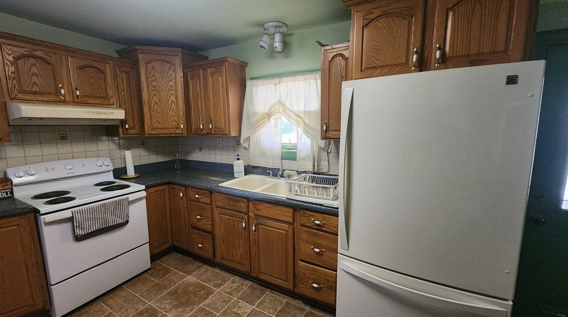 97 2nd St, Cairnbrook, PA 15924