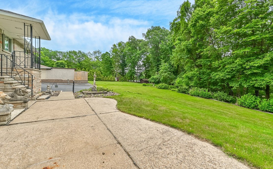 212 Beech Rd, Butler PA 16001-1903 exterior