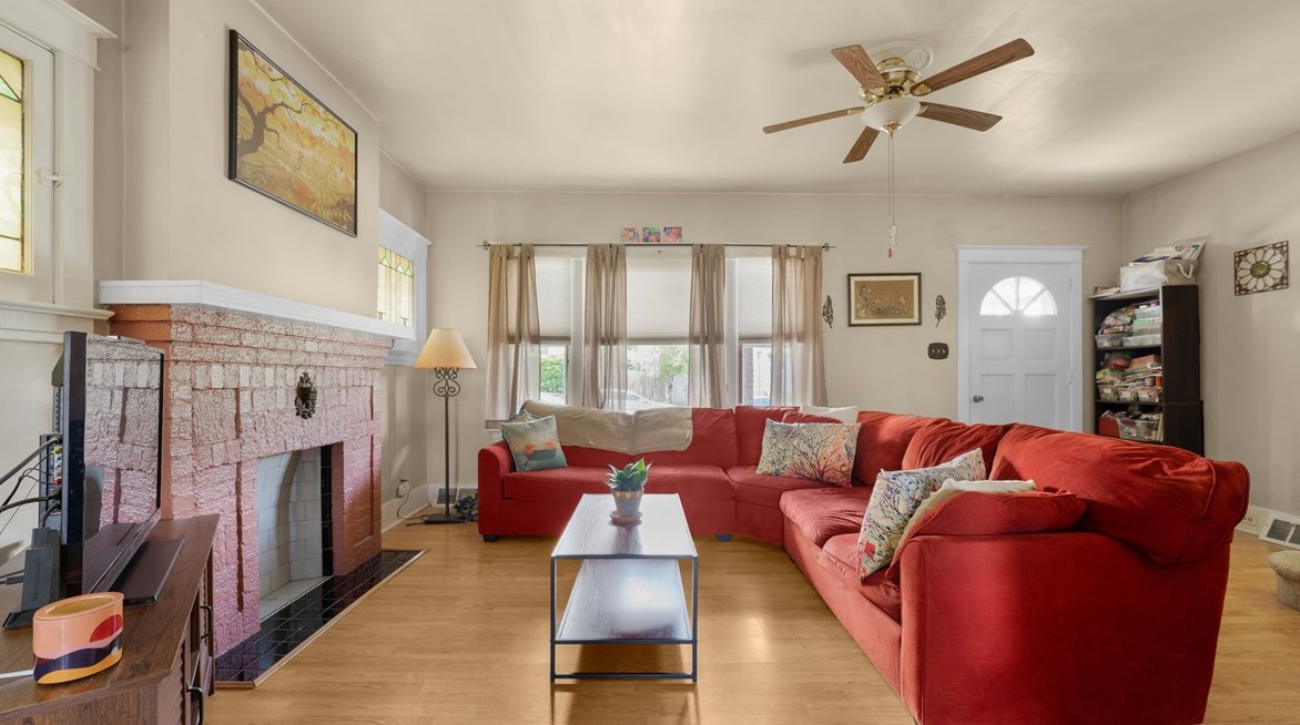 913 Elmwood St, Mckeesport PA  15133-3910 exterior