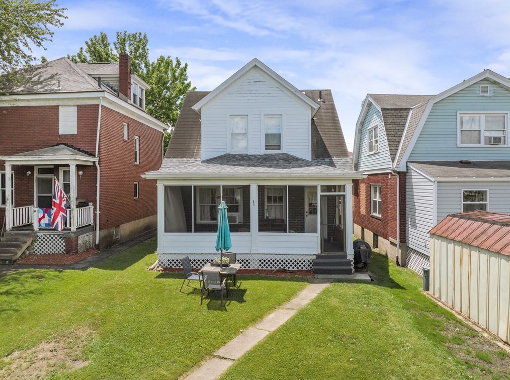 913 Elmwood St, Mckeesport PA  15133-3910 exterior