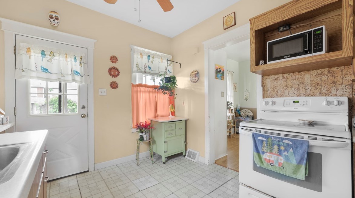 913 Elmwood St, Mckeesport PA  15133-3910 exterior