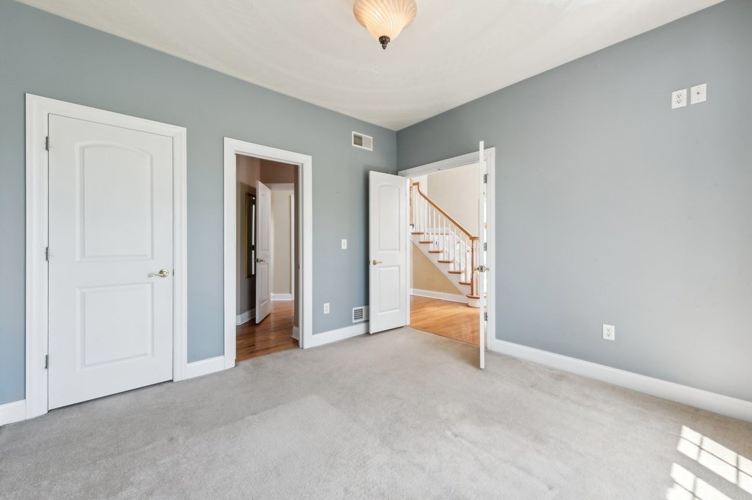 1109 Blackthorne Dr, Jeannette, PA 15644