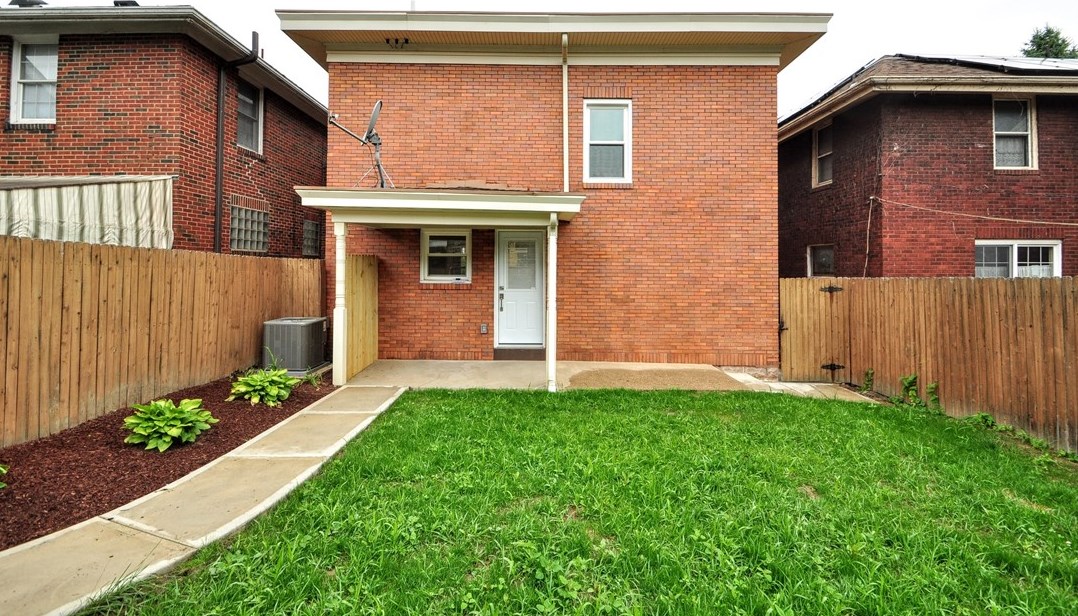 3319 Piedmont Ave, Pittsburgh PA 15216-2220 exterior