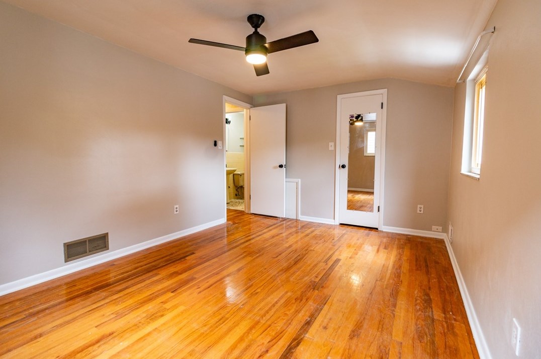 4045 Cloverlea St, Pittsburgh PA 15227-3442 exterior