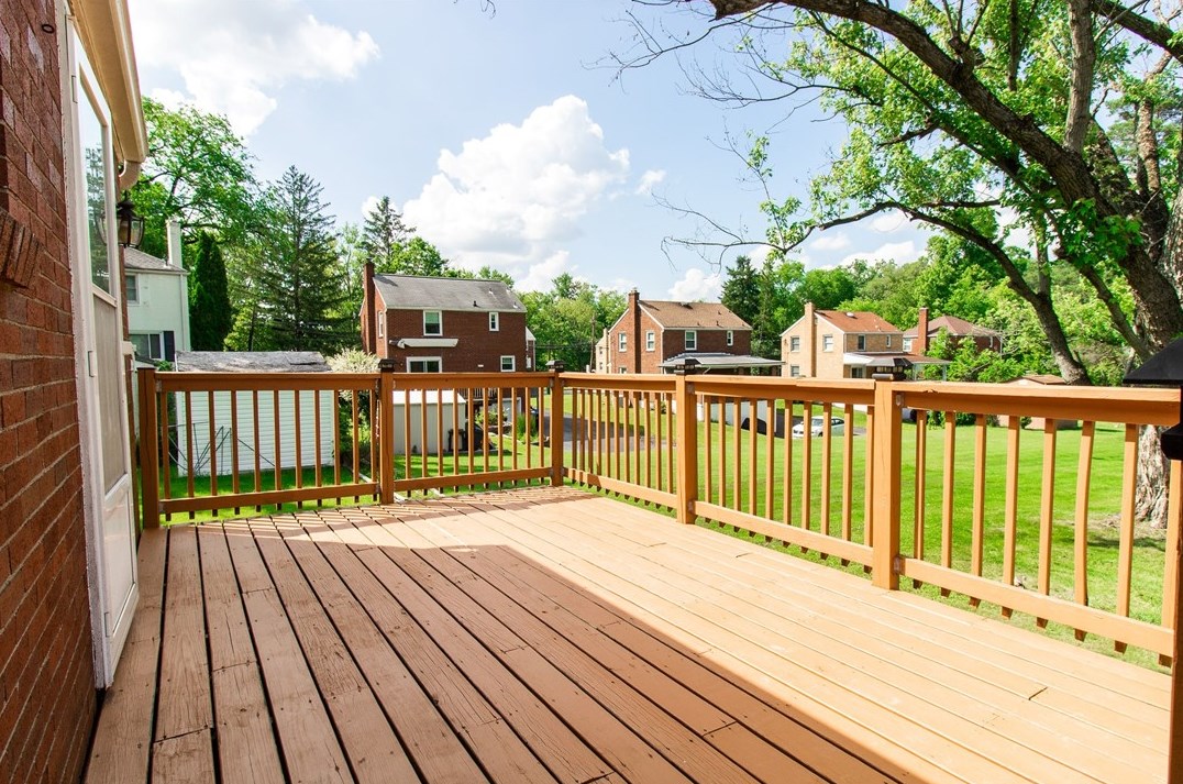 8300 Remington Dr, Pittsburgh PA  15237-5732 exterior