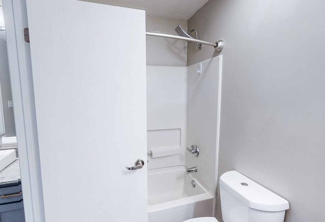 916 Beaver Grade Rd, Moon Twp PA  15108-1183 exterior