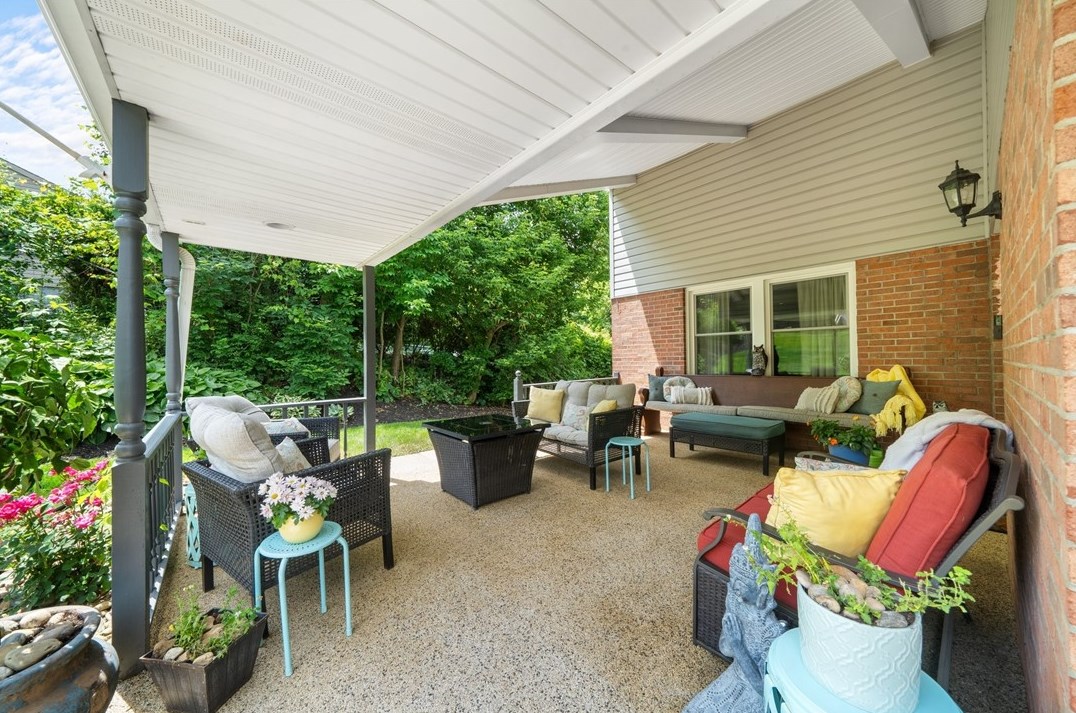 230 Mcwilliams Rd, Trafford, PA 15085