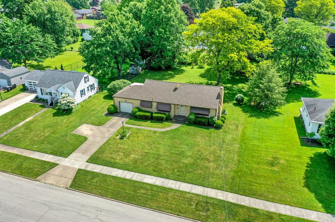 657 4th St, Hermitage, PA 16150-1701