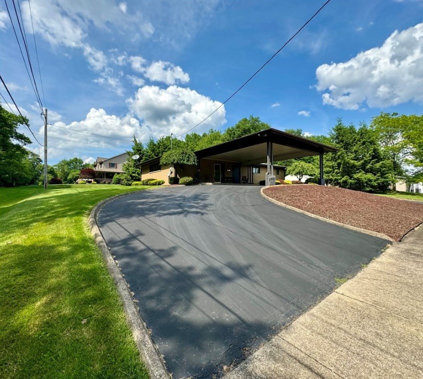 2002 Glendale Ave, New Castle, PA 16105
