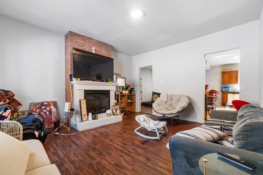 16 Mary St, Pittsburgh PA  15215-1313 exterior