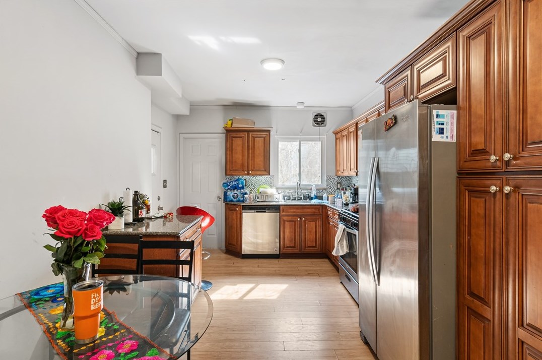 16 Mary St, Pittsburgh PA  15215-1313 exterior