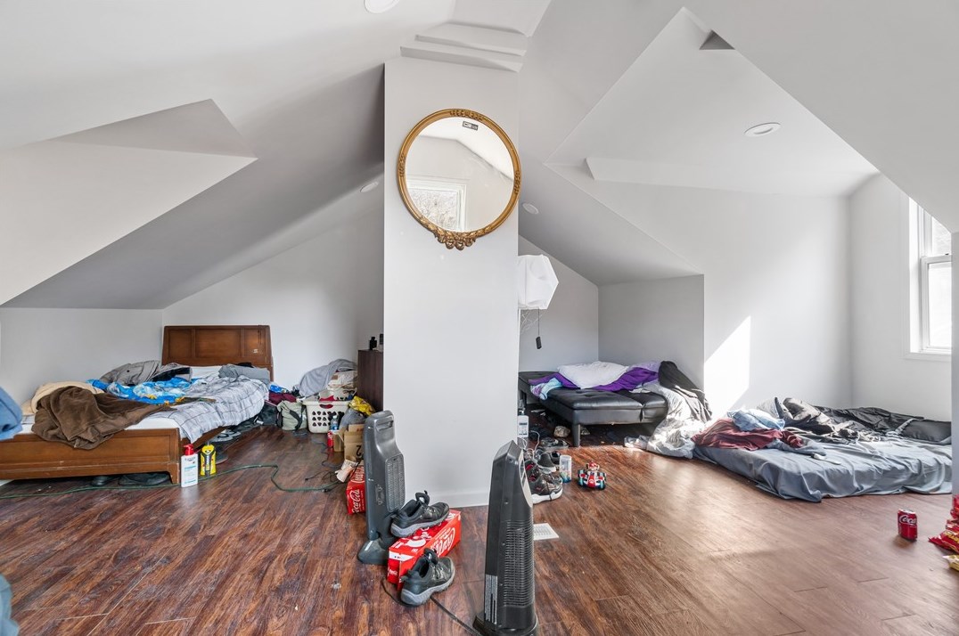 16 Mary St, Pittsburgh PA  15215-1313 exterior