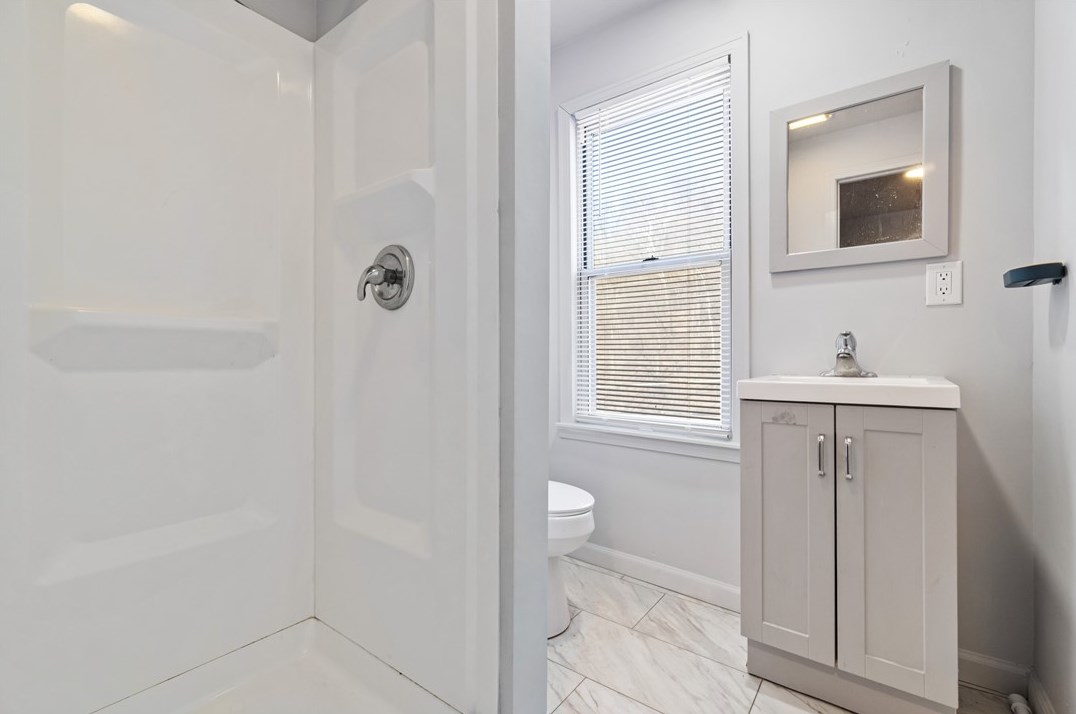 16 Mary St, Pittsburgh PA  15215-1313 exterior