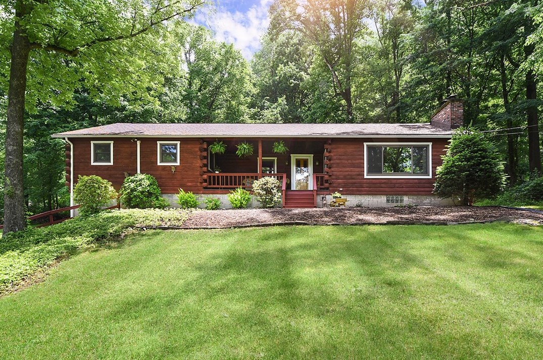 6165 Baker School Rd, Trafford, PA 15085