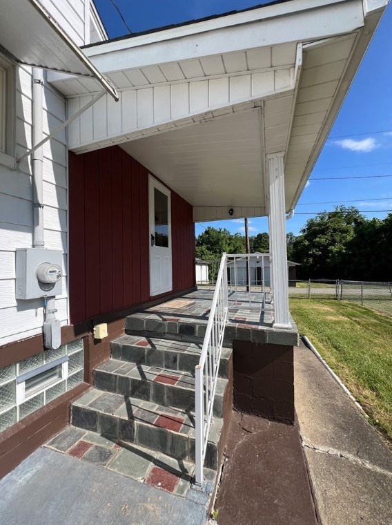 353 1st St, Adah, PA 15410