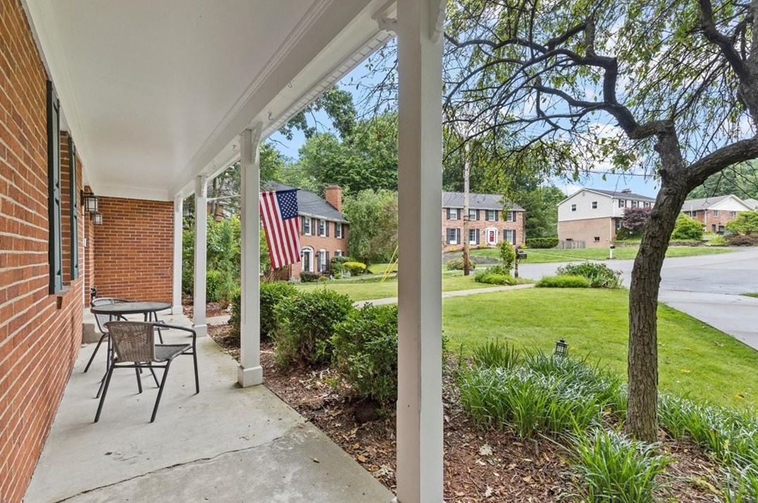 559 Squire Pl, Pittsburgh, PA 15237-4859