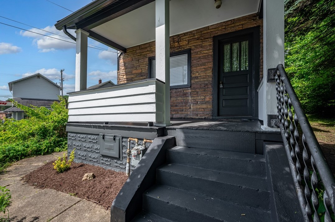 304 Hansen Ave, Butler, PA 16001-5639