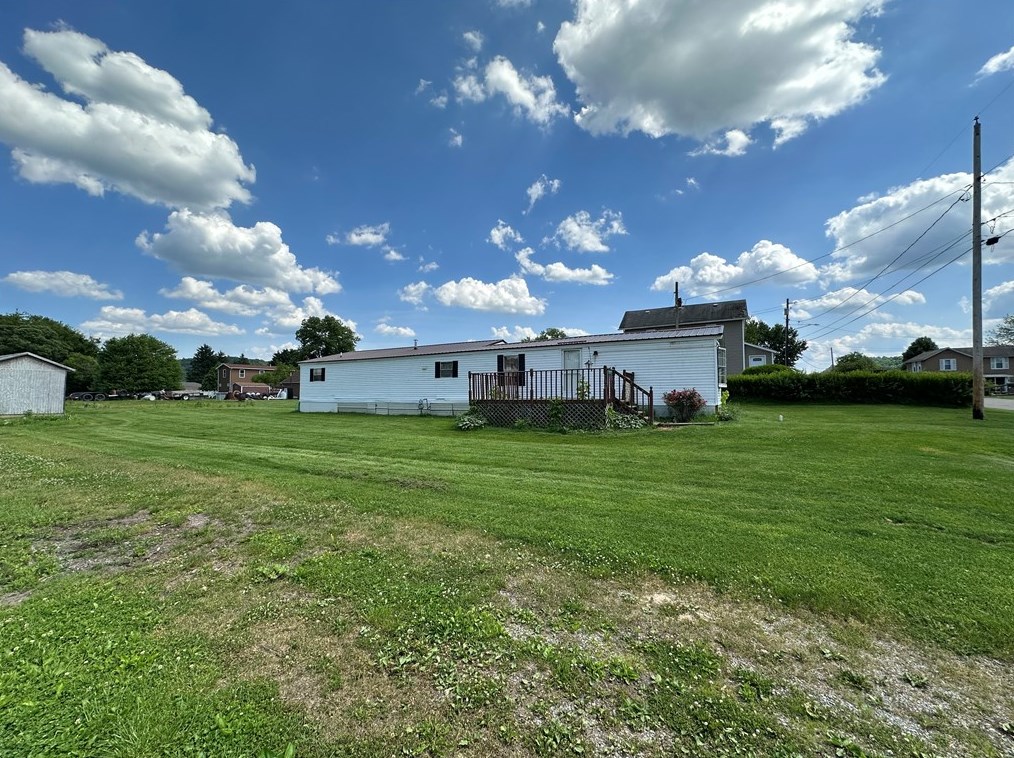 212 Katherine St, Wampum, PA 16157