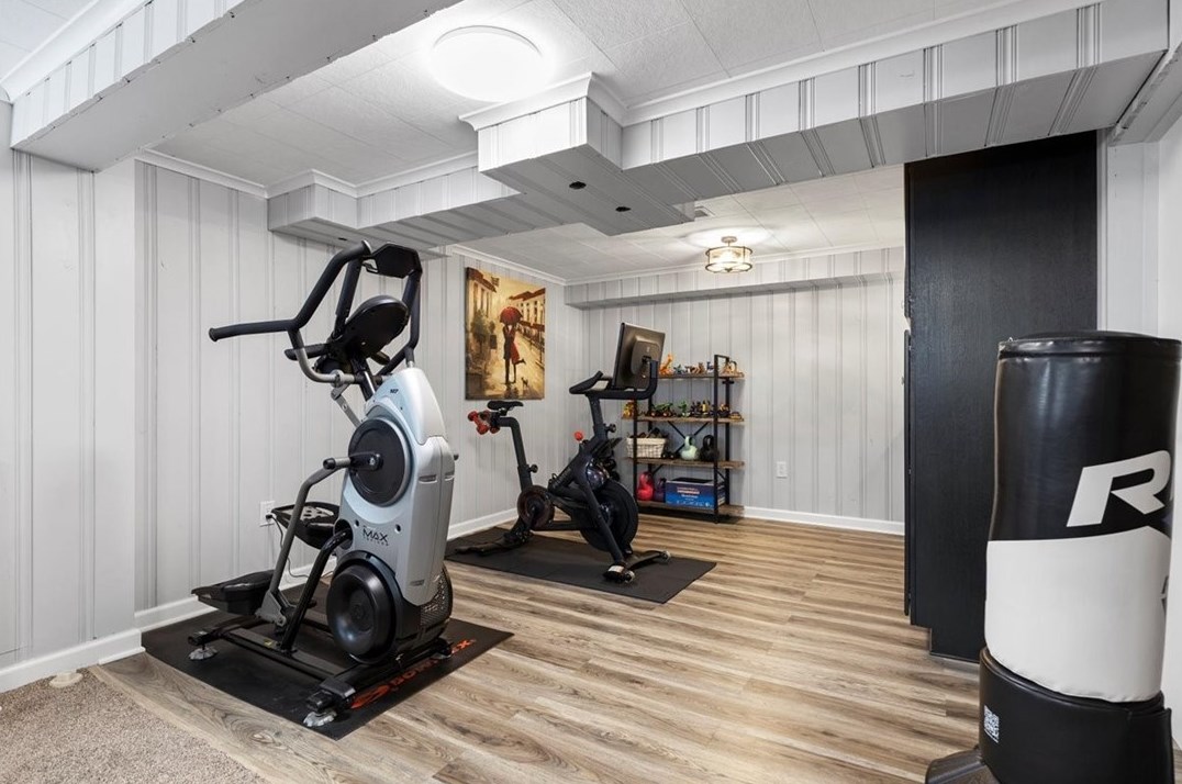 286 Oriole Dr, Pittsburgh PA 15220-3215 exterior