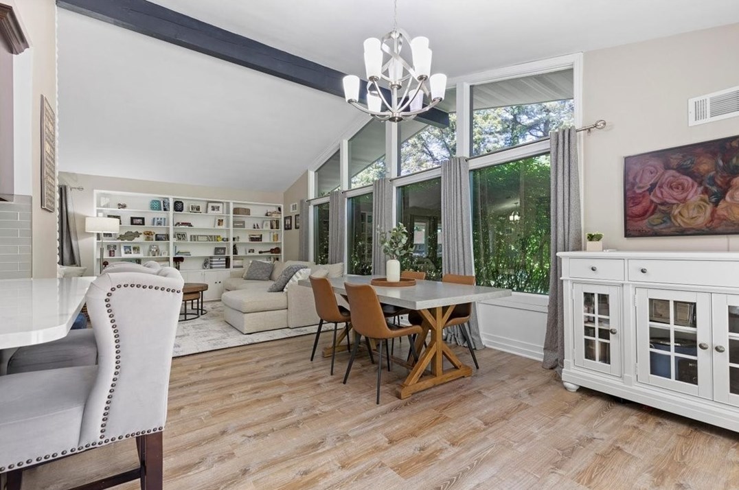 286 Oriole Dr, Pittsburgh PA 15220-3215 exterior