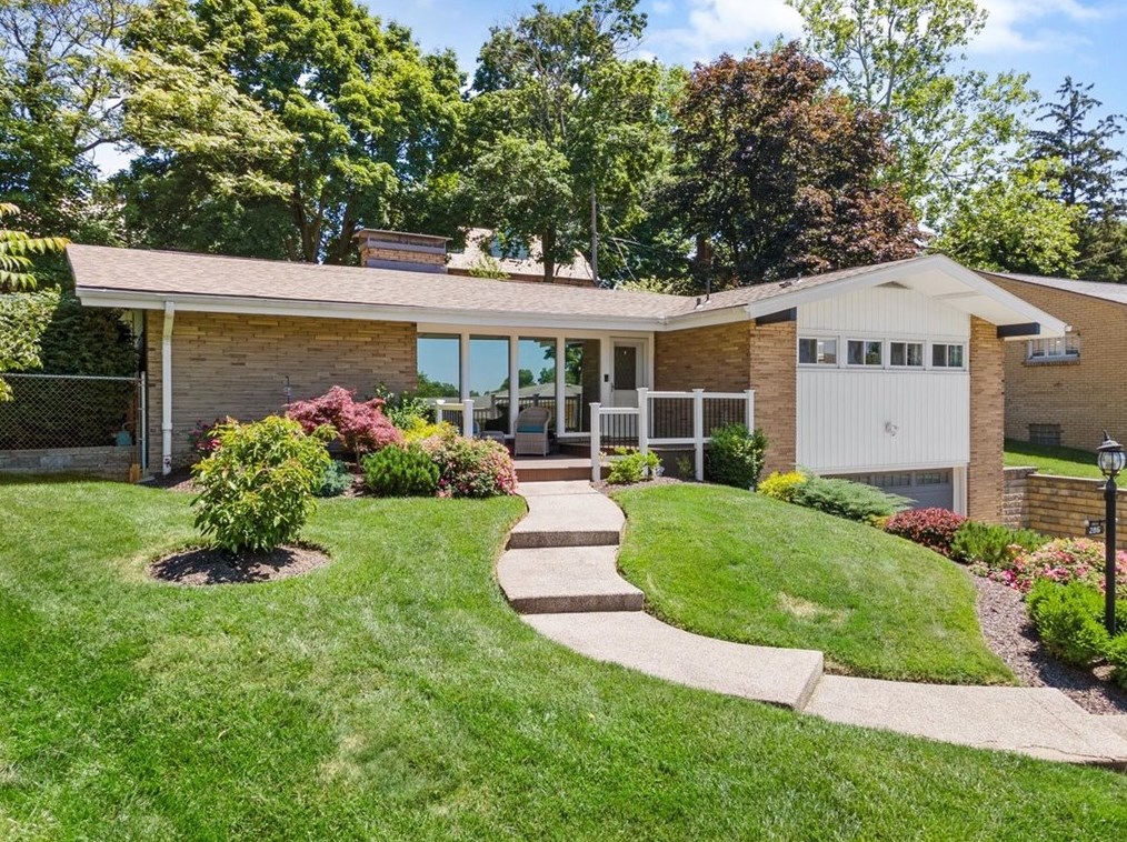 286 Oriole Dr, Pittsburgh, PA 15220-3213