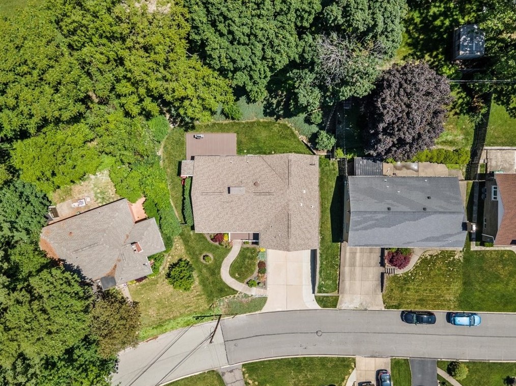 286 Oriole Dr, Pittsburgh PA 15220-3215 exterior