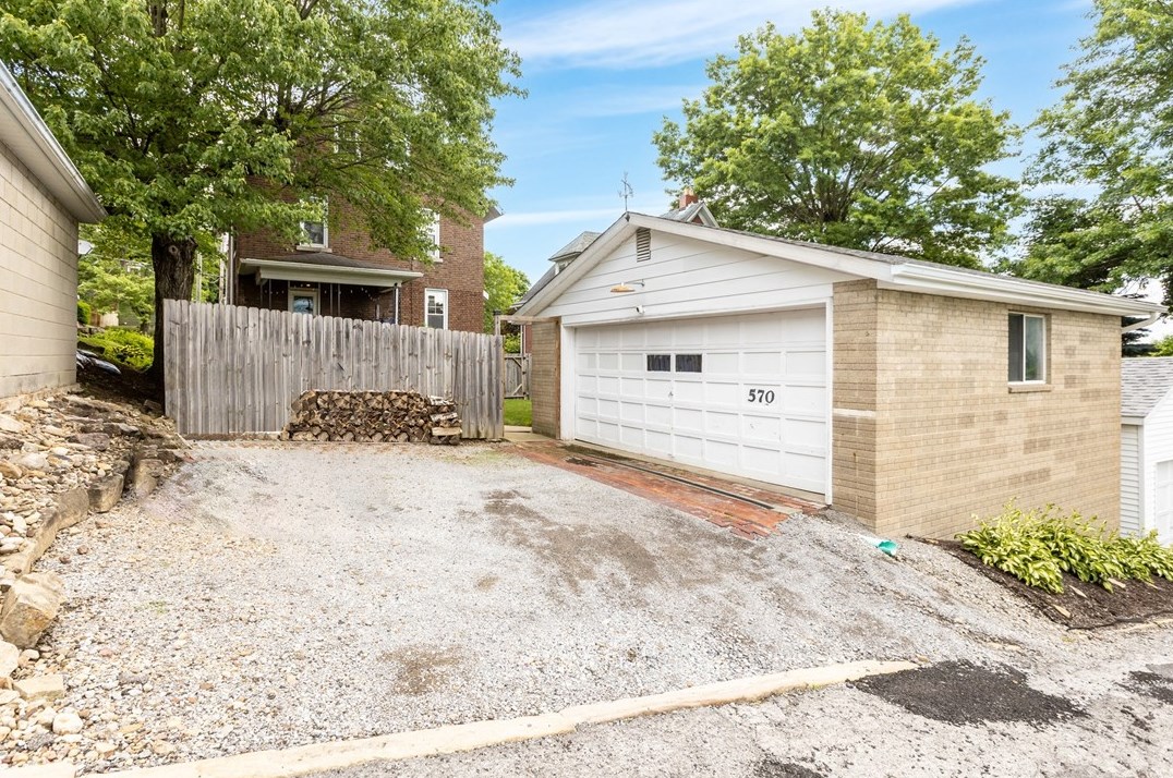 570 4 St, Butler PA 16001-4503 exterior