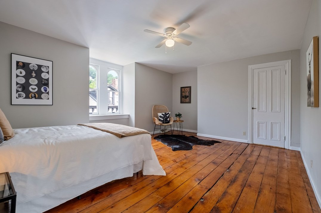 311 Jacksonia St, Pittsburgh PA  15212-4412 exterior