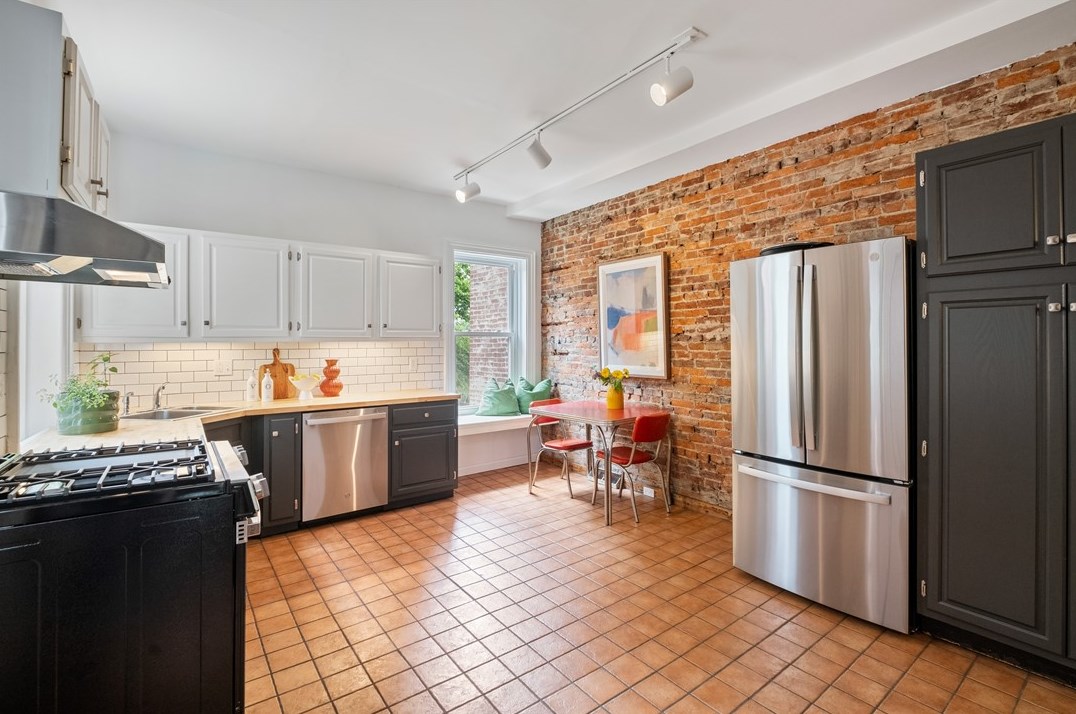 311 Jacksonia St, Pittsburgh PA  15212-4412 exterior