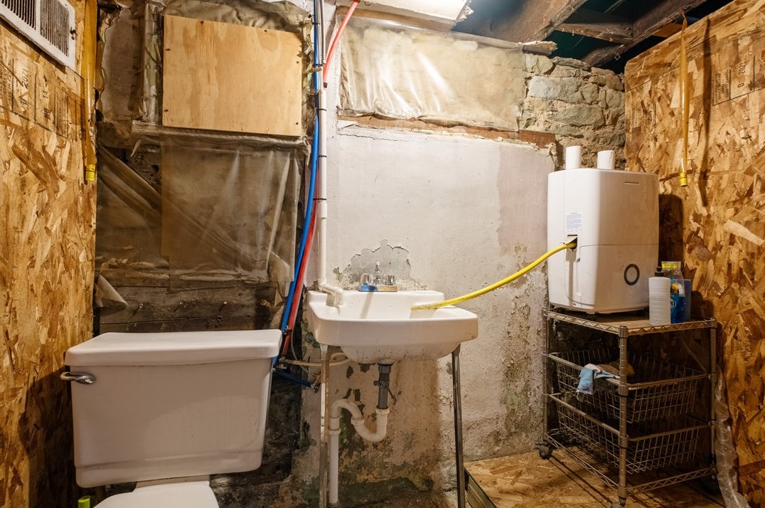 311 Jacksonia St, Pittsburgh PA  15212-4412 exterior