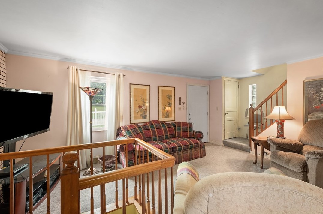 5709 Hilltop Ave, Verona PA  15147-3229 exterior