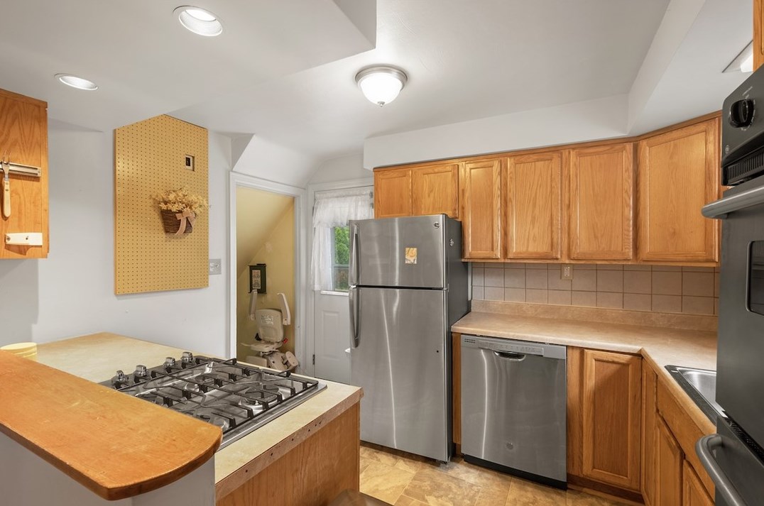 5709 Hilltop Ave, Verona PA  15147-3229 exterior