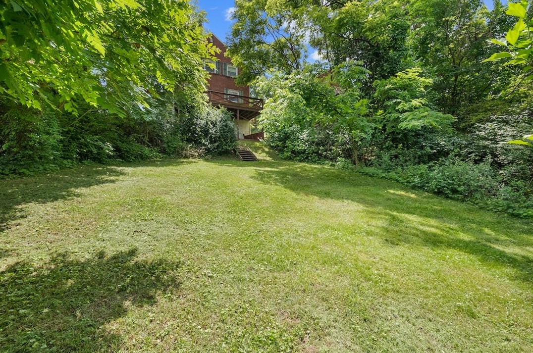 5709 Hilltop Ave, Verona PA  15147-3229 exterior