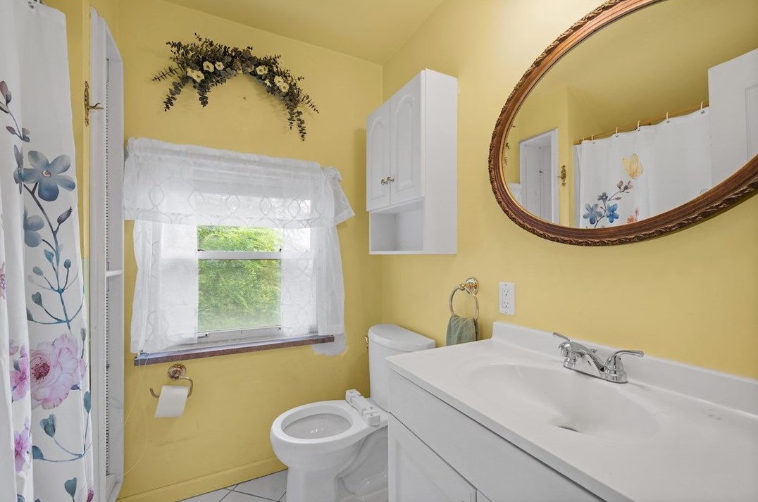 5709 Hilltop Ave, Verona PA  15147-3229 exterior