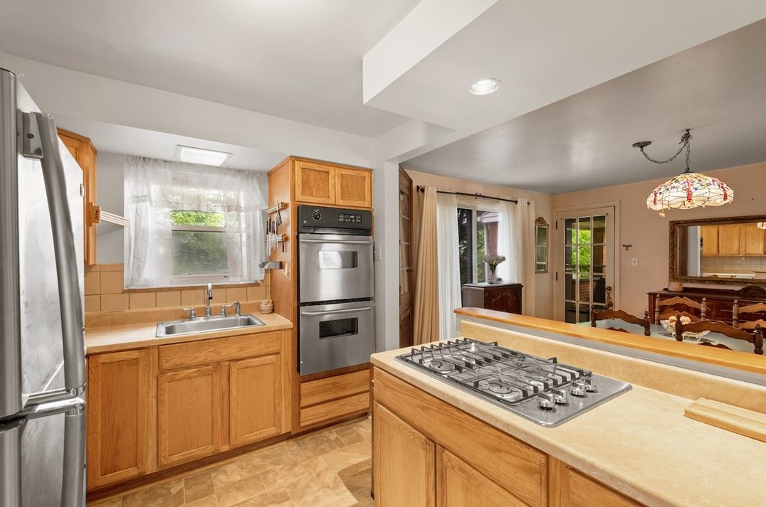 5709 Hilltop Ave, Verona PA  15147-3229 exterior