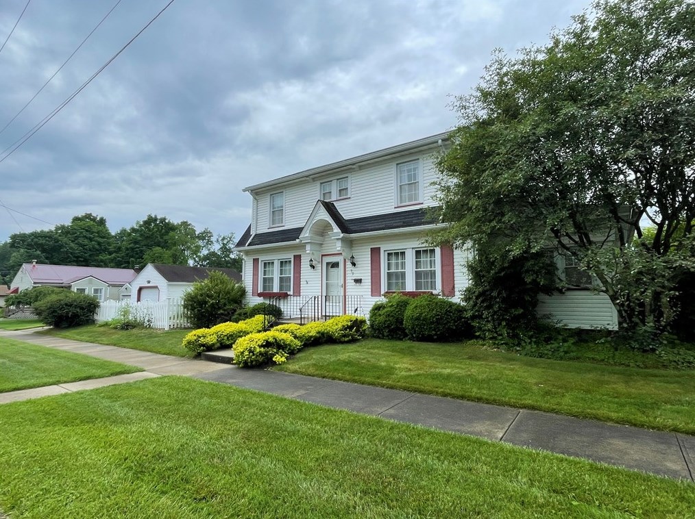 79 1st Ave, Greenville, PA 16125-1872