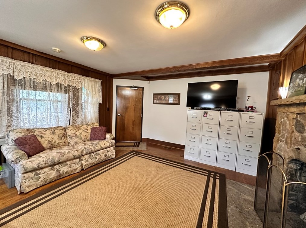 241 Maltby Ave, Slippery Rock, PA 16057