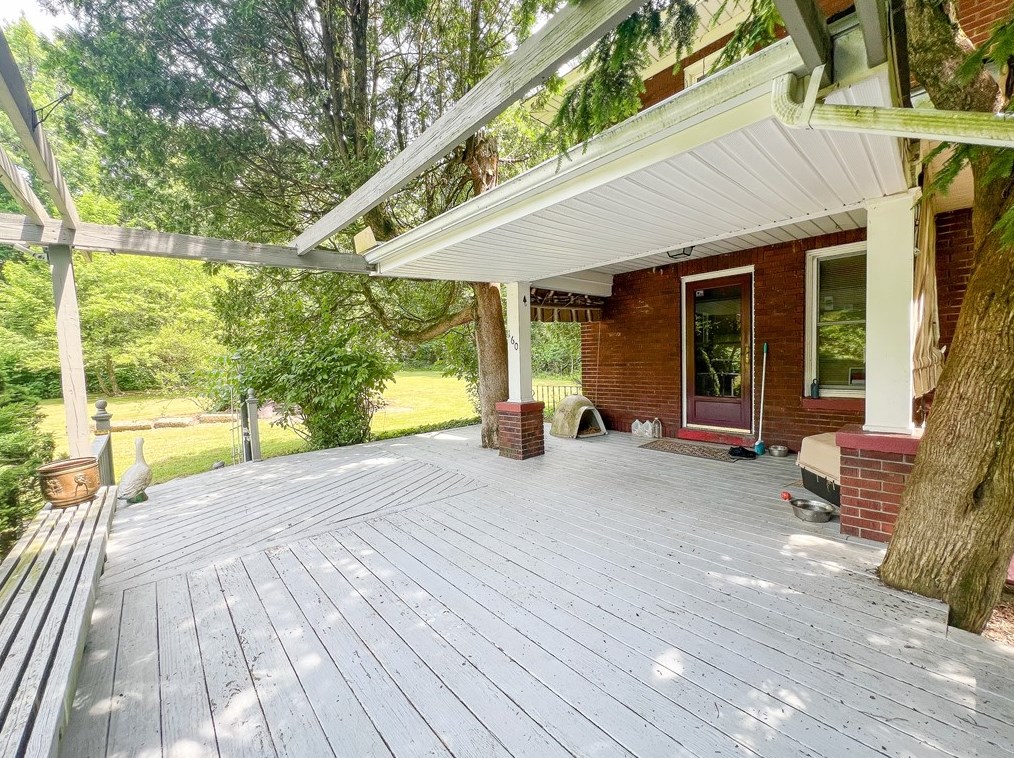 160 Tranquil Ln, Butler, PA 16002-3802