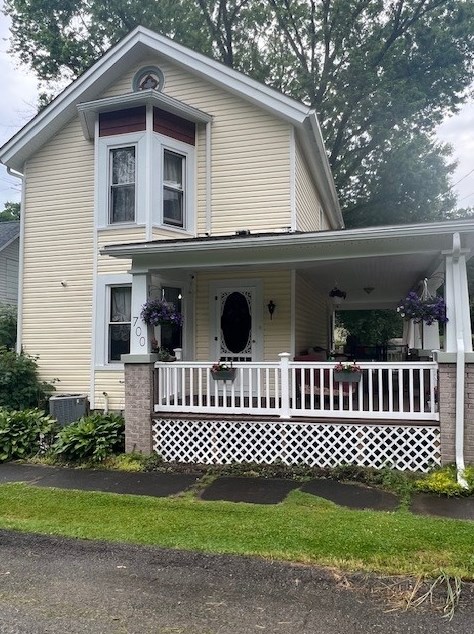 700 Mercer St, Volant, PA 16156