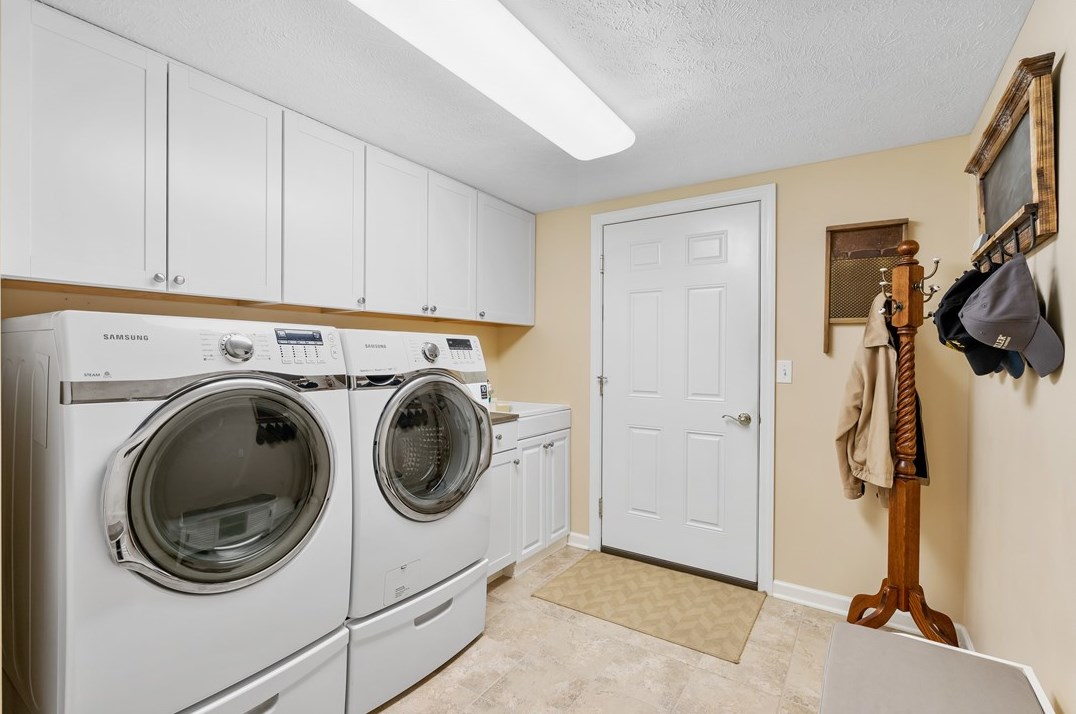 226 Hytyre Farms Dr, Gibsonia PA 15044-7825 exterior