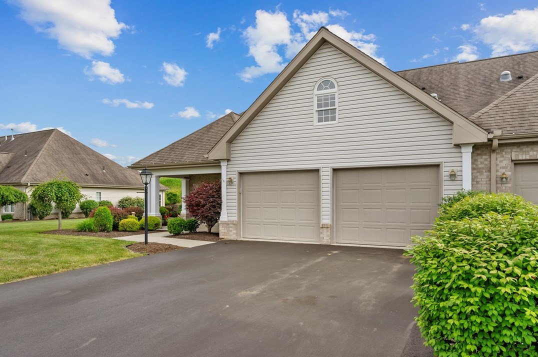 226 Hytyre Farms Dr, Gibsonia PA 15044-7825 exterior