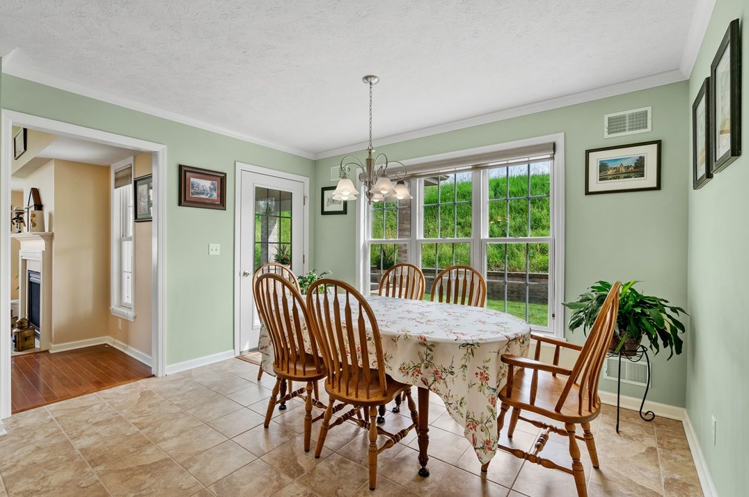 226 Hytyre Farms Dr, Gibsonia PA 15044-7825 exterior