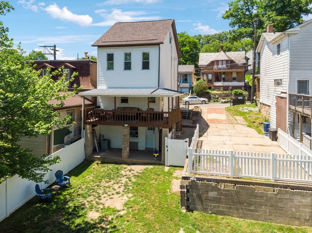 341 Amabell St, Pittsburgh PA 15211-1403 exterior